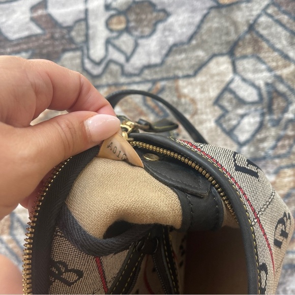 Dooney & Bourke Vintage Quilted Logo Shoulder Bag Vintage - Picture 6 of 6